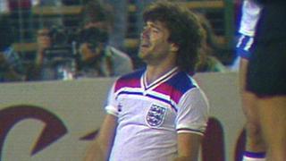 Kevin Keegan misses a sitter for England against Spain
