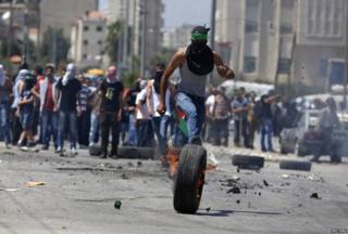 In Pictures: Israel-Hamas Ceasefire Collapses - BBC News