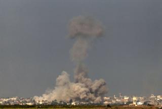 In Pictures: Israel-Hamas Ceasefire Collapses - BBC News