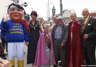 The 104-year-old man who visits Skegness every year - BBC News