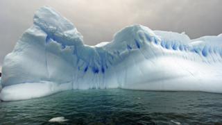 Icebergs drift in the sea in Cierva Cove, on the coast of the Antarctic Peninsula in Antarctica. 17/12/2006