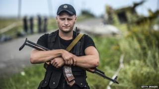 Web users debunk Russian TV's MH17 claim - BBC News