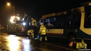Great Offley bus fire: Driver evacuates passengers - BBC News