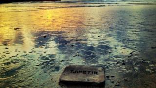 Plastic 'nurdles' Found Littering UK Beaches - BBC News