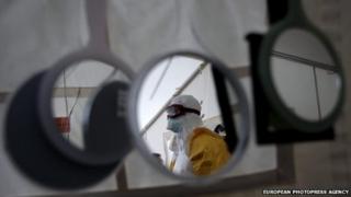 Ebola Crisis Obama Urges Congress To Approve Aid BBC News    79456291 79456286 