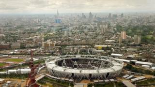 East London councils meet to discuss devolution plan - BBC News