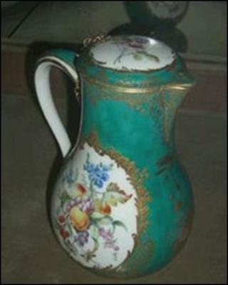 Porcelain stolen from Firle Place