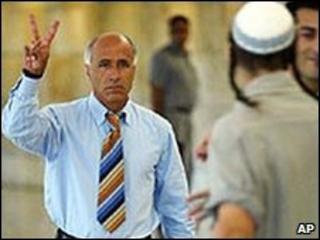 Mordechai Vanunu reacts as a right-wing activist verbally abuses him at Israel's Supreme Court. File photo