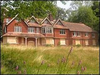 The exterior of Undershaw (from The Victorian Society)
