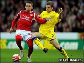 Nottingham Forestt (red) v Cardiff City in April 2010