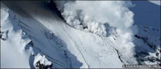 Steam caused by meltwater mixing with lava (Image: Olafur Sigurjonsson/IMO)