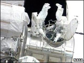 Garrett Reisman and Steve Bowen (Nasa)
