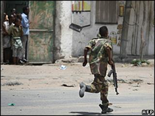 Government soldier in Mogadishu - file pic