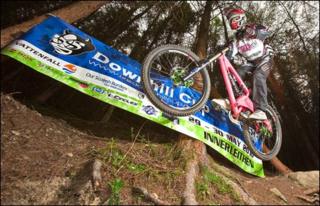 Downhill biker
