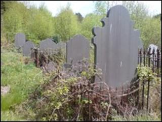 Glanogwen churchyard, Bethesda