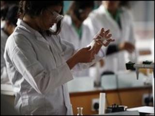 Secondary school chemistry class