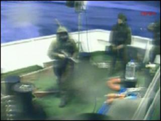 TV image said to show Israeli commandos on board ship