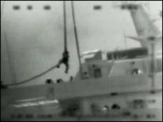 Israeli commando rapelling onto aid ship