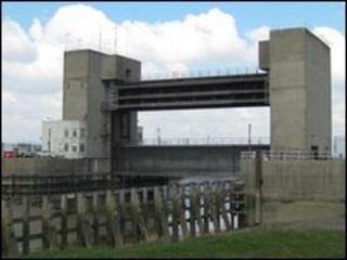 Dartford Creek Barrier