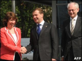 Russian President Dmitry Medvedev (centre) with EU foreign policy chief Baroness Ashton and European Council President Herman Van Rompuy, 31 May 10