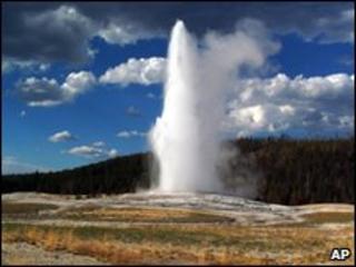 Old Faithful geyser