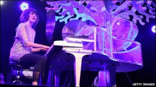 Imogen Heap on stage