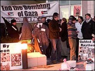 Protesters blocked the entrance to Raytheon in January 2009