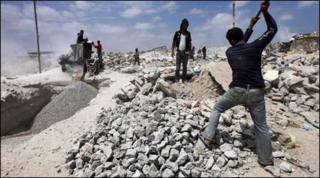 Man breaking stones in Gaza - 5/06/10