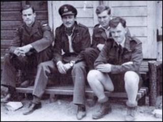 Jack Harrison (right) with other prisoners at Stalag Luft III