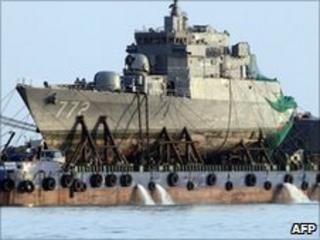 Wreckage of the Cheonan warship (24 April 2010)