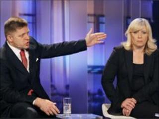 Robert Fico (left) and Iveta Radicova, TV debate - 13 June 2010