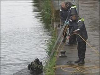 Underwater search teams in Leeds