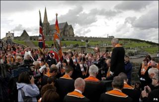 Orangemen hold a prayer service at Drumcree