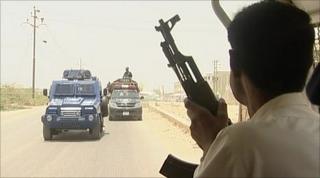 Karachi police in armoured convoy
