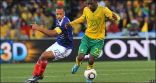 Thierry Henry and Thanduyise Khuboni