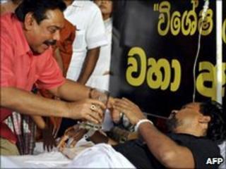 President Mahinda Rajapaksa with Housing Minister Wimal Weerawansa, 10 July