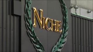 Niche nightclub sign
