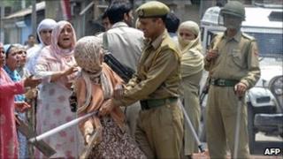 Policeman in Srinagar