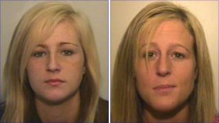 Sisters Samantha (L) and Toni Brown (R)