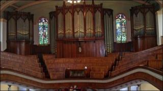 Organ y Tabyrnacl