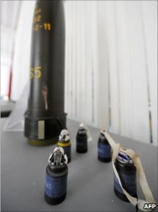 Кластерная бомба и ее бомбы на объекте по выводу из эксплуатации вблизи Люббена (2009)
