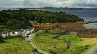 Glenuig Inn. Pic: HIE