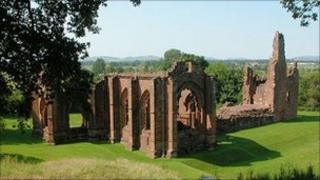 Lincluden Abbey - Undiscovered Scotland