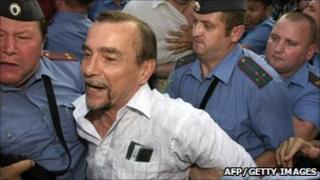 Police detain Russian human rights activist Lev Ponomarev, 12 Aug 10