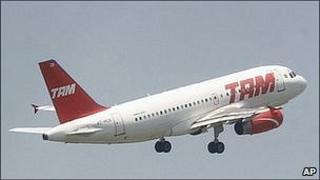 An aircraft of the TAM airline
