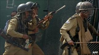 Indian soldiers in Srinagar on 6 July 2010