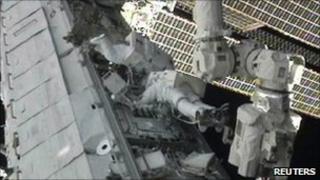 Doug Wheelock and Tracy Caldwell Dyson on the third spacewalk 16 Aug 2010