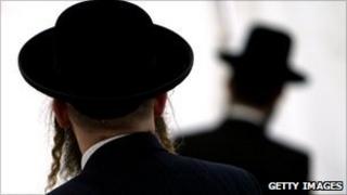 Hasidic Jews In London Prepare For Shabbas Gathering