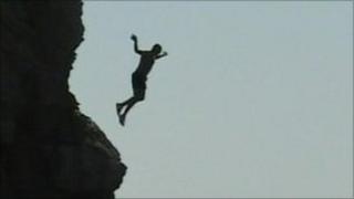 DVD made in Somerset warns of dangers of cliff-jumping - BBC News