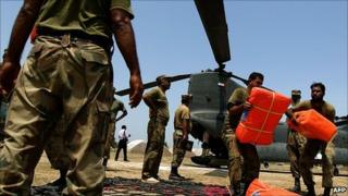 Aid arrives in the Tunsa area of southern Punjab 18 Aug 2010